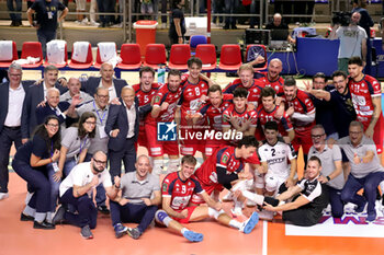 2024-10-26 - Prisma Taranto celebration at the end of the race. - GIOIELLA PRISMA TARANTO VS YUASA BATTERY GROTTAZZOLINA - SUPERLEAGUE SERIE A - VOLLEYBALL