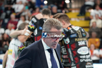 03/11/2024 - angelo lorenzetti (coach sir susa vim perugia) - SIR SUSA VIM PERUGIA VS CUCINE LUBE CIVITANOVA - SUPERLEGA SERIE A - VOLLEY