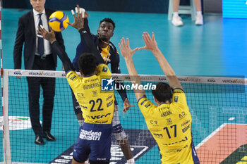 02/11/2024 - Spike of Noumory Keita of Rana Verona during the match between Rana Verona and Valsa Group Modena, regular season of the SuperLega Italian Volleyball Championship 2024/2025, at Pala AGSM-AIM in Verona, Italy on November 2, 2024. - RANA VERONA VS VALSA GROUP MODENA - SUPERLEGA SERIE A - VOLLEY