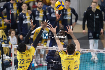 02/11/2024 - Noumory Keita of Rana Verona during the match between Rana Verona and Valsa Group Modena, regular season of the SuperLega Italian Volleyball Championship 2024/2025, at Pala AGSM-AIM in Verona, Italy on November 2, 2024. - RANA VERONA VS VALSA GROUP MODENA - SUPERLEGA SERIE A - VOLLEY