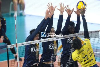 02/11/2024 - Block of Noumory Keita of Rana Verona and Lorenzo Cortesia of Rana Verona during the match between Rana Verona and Valsa Group Modena, regular season of the SuperLega Italian Volleyball Championship 2024/2025, at Pala AGSM-AIM in Verona, Italy on November 2, 2024. - RANA VERONA VS VALSA GROUP MODENA - SUPERLEGA SERIE A - VOLLEY