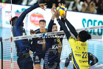 02/11/2024 - Block of Konstantin Abaev of Rana Verona during the match between Rana Verona and Valsa Group Modena, regular season of the SuperLega Italian Volleyball Championship 2024/2025, at Pala AGSM-AIM in Verona, Italy on November 2, 2024. - RANA VERONA VS VALSA GROUP MODENA - SUPERLEGA SERIE A - VOLLEY