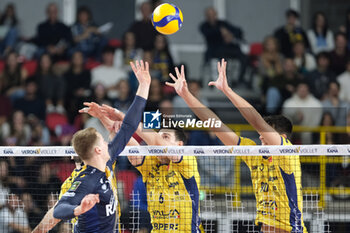 02/11/2024 - Block of Giovanni Sanguinetti of Valsa Group Modena during the match between Rana Verona and Valsa Group Modena, regular season of the SuperLega Italian Volleyball Championship 2024/2025, at Pala AGSM-AIM in Verona, Italy on November 2, 2024. - RANA VERONA VS VALSA GROUP MODENA - SUPERLEGA SERIE A - VOLLEY