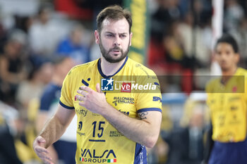 02/11/2024 - Luciano De Cecco of Valsa Group Modena during the match between Rana Verona and Valsa Group Modena, regular season of the SuperLega Italian Volleyball Championship 2024/2025, at Pala AGSM-AIM in Verona, Italy on November 2, 2024. - RANA VERONA VS VALSA GROUP MODENA - SUPERLEGA SERIE A - VOLLEY