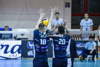 03/11/2024 - Nedeljkovic, Bayram block (Cisterna Volley) - CISTERNA VOLLEY VS SONEPAR PADOVA - SUPERLEGA SERIE A - VOLLEY