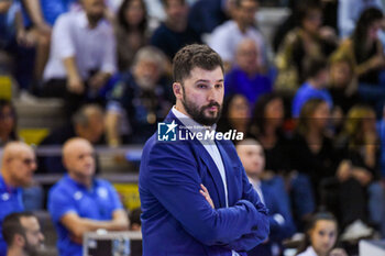 03/11/2024 - Coach Falasca (Cisterna Volley) - CISTERNA VOLLEY VS SONEPAR PADOVA - SUPERLEGA SERIE A - VOLLEY