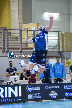 03/11/2024 - Ramon Jordi serve (Cisterna Volley) - CISTERNA VOLLEY VS SONEPAR PADOVA - SUPERLEGA SERIE A - VOLLEY