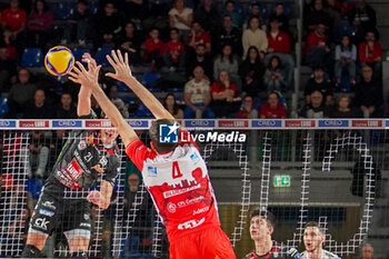 10/11/2024 - Defense (Gas SAles Piacenza) - CUCINE LUBE CIVITANOVA VS GAS SALES BLUENERGY PIACENZA - SUPERLEGA SERIE A - VOLLEY