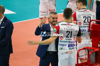 09/11/2024 - GEORGI TATAROV AND COACH MASSIMILIANO ORTENZI 8YUASA BATTERY GROTTAZZOLINA) - ALLIANZ MILANO VS YUASA BATTERY GROTTAZZOLINA - SUPERLEGA SERIE A - VOLLEY