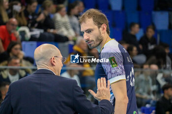 09/11/2024 - COACH PIAZZA AND MATTEO PIANO (POWERVOLLEY MILANO) - ALLIANZ MILANO VS YUASA BATTERY GROTTAZZOLINA - SUPERLEGA SERIE A - VOLLEY