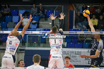 09/11/2024 - MONSTER BLOCK TSIMAFEI ZHUKOUSKI AND DANNY DEMYANENKO (YUASA BATTERY GROTTAZZOLINA) - ALLIANZ MILANO VS YUASA BATTERY GROTTAZZOLINA - SUPERLEGA SERIE A - VOLLEY