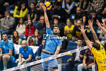 2024-11-10 - Bayram Efe ( Cisterna Volley ) - VALSA GROUP MODENA VS CISTERNA VOLLEY - SUPERLEAGUE SERIE A - VOLLEYBALL