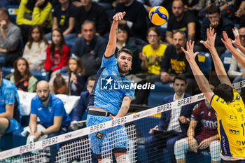 2024-11-10 - Bayram Efe ( Cisterna Volley ) - VALSA GROUP MODENA VS CISTERNA VOLLEY - SUPERLEAGUE SERIE A - VOLLEYBALL