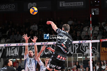 2024-11-10 - Actions of the game and players' images during the match between Sonepar Padova vs Vero Volley Monza match at Kioene Arena Padova - 10th Novembre 2024, during the VOLLEYBALL - SUPERLEAGUE SERIE A - SONEPAR PADOVA VS VERO VOLLEY MONZA - SUPERLEAGUE SERIE A - VOLLEYBALL