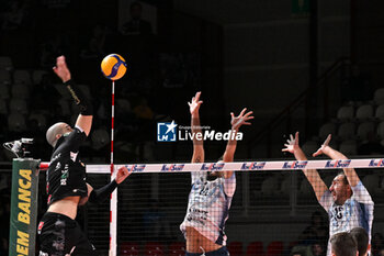 2024-11-10 - Actions of the game and players' images during the match between Sonepar Padova vs Vero Volley Monza match at Kioene Arena Padova - 10th Novembre 2024, during the VOLLEYBALL - SUPERLEAGUE SERIE A - SONEPAR PADOVA VS VERO VOLLEY MONZA - SUPERLEAGUE SERIE A - VOLLEYBALL