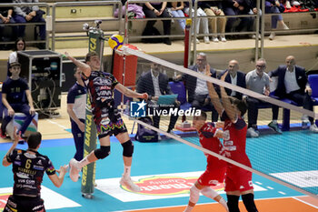 10/11/2024 - Augustin Loser Sir Perugia attack. - GIOIELLA PRISMA TARANTO VS SIR SUSA VIM PERUGIA - SUPERLEGA SERIE A - VOLLEY