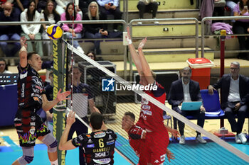 10/11/2024 - Roberto Russo Sir Perugia attack. - GIOIELLA PRISMA TARANTO VS SIR SUSA VIM PERUGIA - SUPERLEGA SERIE A - VOLLEY