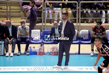 10/11/2024 - Dante Boninfante coach Prisma Taranto. - GIOIELLA PRISMA TARANTO VS SIR SUSA VIM PERUGIA - SUPERLEGA SERIE A - VOLLEY