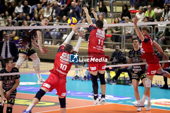 10/11/2024 - Kamil Semeniuk Sir Perugia attack. - GIOIELLA PRISMA TARANTO VS SIR SUSA VIM PERUGIA - SUPERLEGA SERIE A - VOLLEY