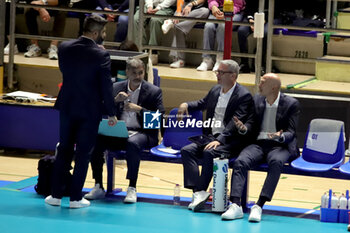 10/11/2024 - Dante Boninfante coach with staff Prisma Taranto. - GIOIELLA PRISMA TARANTO VS SIR SUSA VIM PERUGIA - SUPERLEGA SERIE A - VOLLEY