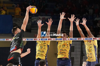 2024-11-17 - Defense (Valsa Group Modena) - CUCINE LUBE CIVITANOVA VS VALSA GROUP MODENA - SUPERLEAGUE SERIE A - VOLLEYBALL