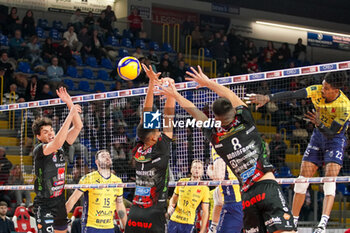 2024-11-17 - Defense (Cucine Lube Civitanova) - CUCINE LUBE CIVITANOVA VS VALSA GROUP MODENA - SUPERLEAGUE SERIE A - VOLLEYBALL