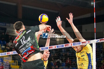 2024-11-17 - Attack Lagumdzija Adis (Cucine Lube Civitanova) - CUCINE LUBE CIVITANOVA VS VALSA GROUP MODENA - SUPERLEAGUE SERIE A - VOLLEYBALL