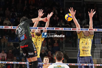 2024-11-17 - Attack Mattia Bottolo (Cucine Lube Civitanova) - CUCINE LUBE CIVITANOVA VS VALSA GROUP MODENA - SUPERLEAGUE SERIE A - VOLLEYBALL