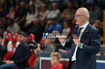 2024-11-17 - Allenatore Giampaolo Medei (Cucine Lube Civitanova) - CUCINE LUBE CIVITANOVA VS VALSA GROUP MODENA - SUPERLEAGUE SERIE A - VOLLEYBALL