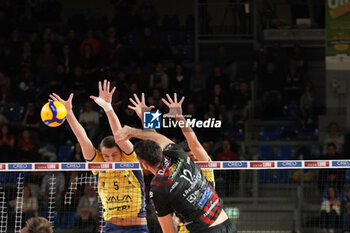 2024-11-17 - Attack Lagumdzija Adis( Cucine Lube Civitanova) - CUCINE LUBE CIVITANOVA VS VALSA GROUP MODENA - SUPERLEAGUE SERIE A - VOLLEYBALL