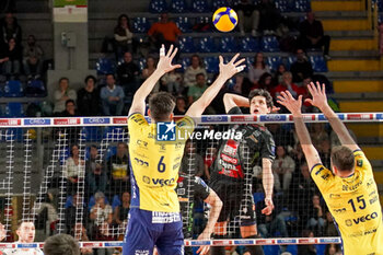 2024-11-17 - Defense (Valsa Group Modena) - CUCINE LUBE CIVITANOVA VS VALSA GROUP MODENA - SUPERLEAGUE SERIE A - VOLLEYBALL