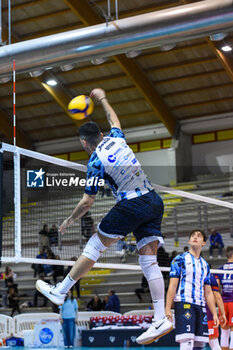 16/11/2024 - Bayram Efe attack (Cisterna Volley) - CISTERNA VOLLEY VS GIOIELLA PRISMA TARANTO - SUPERLEGA SERIE A - VOLLEY