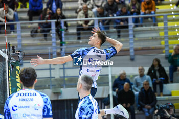 16/11/2024 - Faure Theo attack (Cisterna Volley) - CISTERNA VOLLEY VS GIOIELLA PRISMA TARANTO - SUPERLEGA SERIE A - VOLLEY