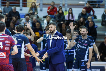 16/11/2024 - coach Falasca Guillermo (Cisterna Volley) - CISTERNA VOLLEY VS GIOIELLA PRISMA TARANTO - SUPERLEGA SERIE A - VOLLEY