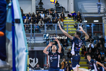 16/11/2024 - Baranowicz, Nedeljkovic attack (Cisterna Volley) - CISTERNA VOLLEY VS GIOIELLA PRISMA TARANTO - SUPERLEGA SERIE A - VOLLEY