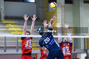 16/11/2024 - Bayram Efe attack (Cisterna Volley) - CISTERNA VOLLEY VS GIOIELLA PRISMA TARANTO - SUPERLEGA SERIE A - VOLLEY