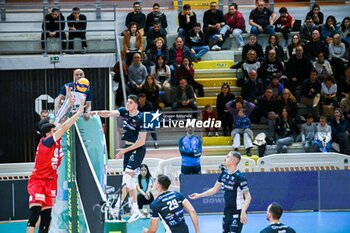 16/11/2024 - Faure Theo attack (Cisterna Volley) - CISTERNA VOLLEY VS GIOIELLA PRISMA TARANTO - SUPERLEGA SERIE A - VOLLEY