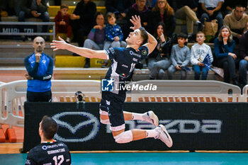 16/11/2024 - Faure Theo attack (Cisterna Volley) - CISTERNA VOLLEY VS GIOIELLA PRISMA TARANTO - SUPERLEGA SERIE A - VOLLEY