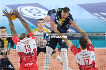 2024-11-24 - Rok Mozic of Rana Verona during the match between Rana Verona and Gas Sales Bluenergy Piacenza, regular season of the SuperLega Italian Volleyball Championship 2024/2025, at Pala AGSM-AIM in Verona, Italy on November 24, 2024. - RANA VERONA VS GAS SALES BLUENERGY PIACENZA - SUPERLEAGUE SERIE A - VOLLEYBALL