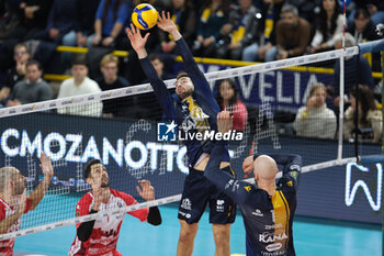 2024-11-24 - Set of Konstantin Abaev of Rana Verona during the match between Rana Verona and Gas Sales Bluenergy Piacenza, regular season of the SuperLega Italian Volleyball Championship 2024/2025, at Pala AGSM-AIM in Verona, Italy on November 24, 2024. - RANA VERONA VS GAS SALES BLUENERGY PIACENZA - SUPERLEAGUE SERIE A - VOLLEYBALL