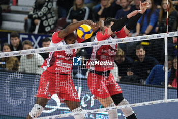 2024-11-24 - Block of Gas Sales Bluenergy Piacenza Team during the match between Rana Verona and Gas Sales Bluenergy Piacenza, regular season of the SuperLega Italian Volleyball Championship 2024/2025, at Pala AGSM-AIM in Verona, Italy on November 24, 2024. - RANA VERONA VS GAS SALES BLUENERGY PIACENZA - SUPERLEAGUE SERIE A - VOLLEYBALL