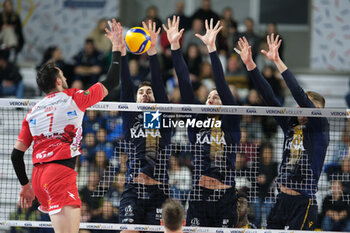 2024-11-24 - Block of Konstantin Abaev of Rana Verona during the match between Rana Verona and Gas Sales Bluenergy Piacenza, regular season of the SuperLega Italian Volleyball Championship 2024/2025, at Pala AGSM-AIM in Verona, Italy on November 24, 2024. - RANA VERONA VS GAS SALES BLUENERGY PIACENZA - SUPERLEAGUE SERIE A - VOLLEYBALL