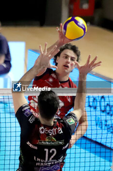 2024-11-24 - Held Tim Prisma Taranto in attack. - GIOIELLA PRISMA TARANTO VS CUCINE LUBE CIVITANOVA - SUPERLEAGUE SERIE A - VOLLEYBALL