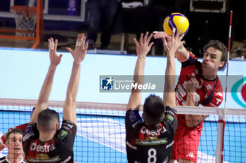 2024-11-24 - Held Tim Prisma Taranto in attack. - GIOIELLA PRISMA TARANTO VS CUCINE LUBE CIVITANOVA - SUPERLEAGUE SERIE A - VOLLEYBALL