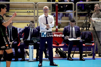 2024-11-24 - Medei Gianpaolo trainer Lube Civitanova. - GIOIELLA PRISMA TARANTO VS CUCINE LUBE CIVITANOVA - SUPERLEAGUE SERIE A - VOLLEYBALL