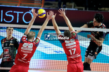 2024-11-24 - Bottolo Mattia Lube Civitanova in attack. - GIOIELLA PRISMA TARANTO VS CUCINE LUBE CIVITANOVA - SUPERLEAGUE SERIE A - VOLLEYBALL