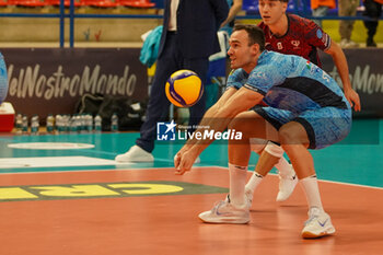 2024-11-23 - Defense Ramon Jordi (Cisterna Volley) - YUASA BATTERY GROTTAZZOLINA VS CISTERNA VOLLEY - SUPERLEAGUE SERIE A - VOLLEYBALL