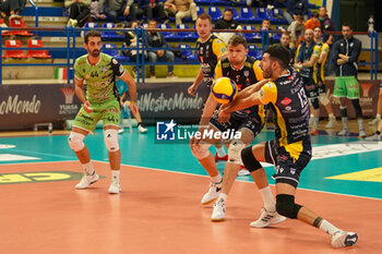 2024-11-23 - Defense Fedrizzi Michele(Yuasa Battery Grottazzolina) - YUASA BATTERY GROTTAZZOLINA VS CISTERNA VOLLEY - SUPERLEAGUE SERIE A - VOLLEYBALL