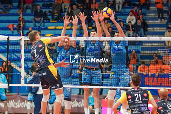 2024-11-23 - Attack Antonov Oleg (Yuasa Battery Grottazzolina) - YUASA BATTERY GROTTAZZOLINA VS CISTERNA VOLLEY - SUPERLEAGUE SERIE A - VOLLEYBALL