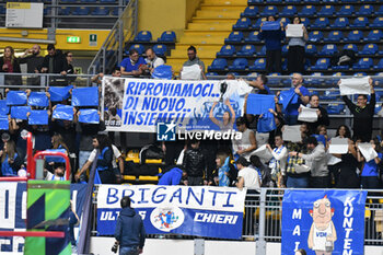 2024-01-10 - Chieri '76 fans during CEV Volleball Cup match between Reale Mutua Fenera Chieri '76 vs Grupa Azoty Chemik Police Women on 10 January 2024 at the PalaGianni Asti, Torino - REALE MUTUA FENERA CHIERI'76 VS GRUPA AZOTY CHEMIK POLICE - CEV CUP WOMEN - VOLLEYBALL